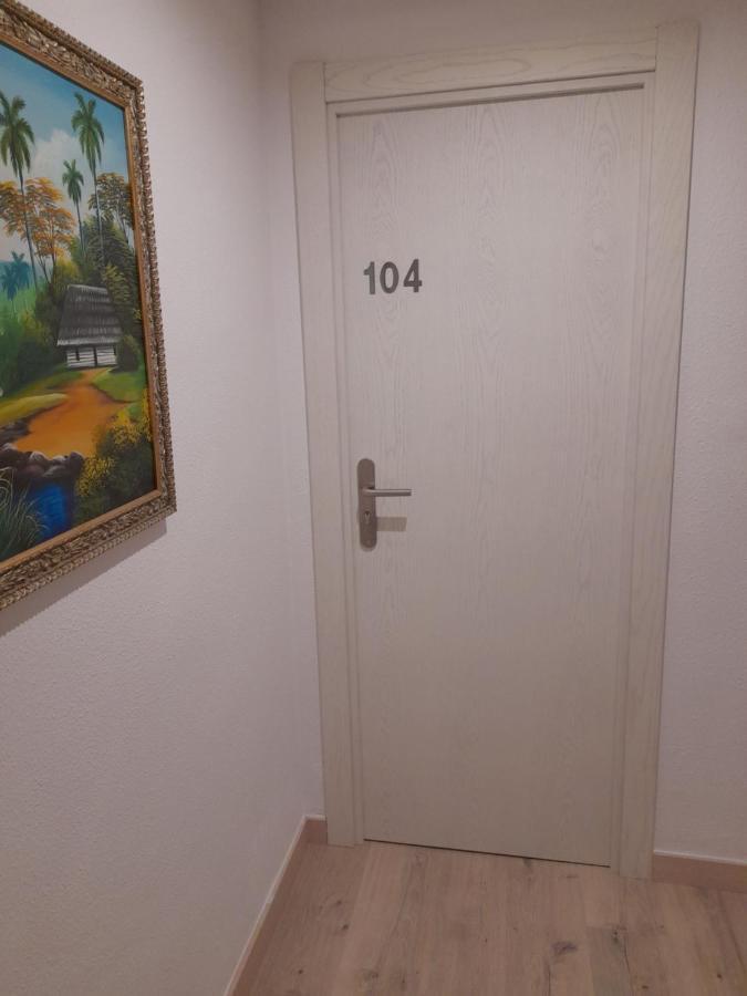 Hotel Giral Biescas  Bagian luar foto
